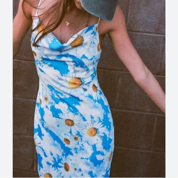 Urban Outfitters Dresses & Skirts - Urban Outfitters Women Cowl Slip Satin Mallory Daisy grunge 90’s floral dress Sm